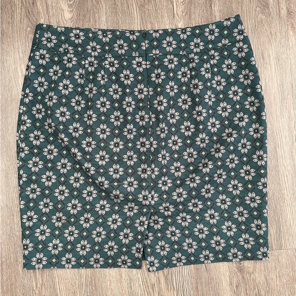 LOFT Green Floral Pencil Skirt - Picture 3 of 6